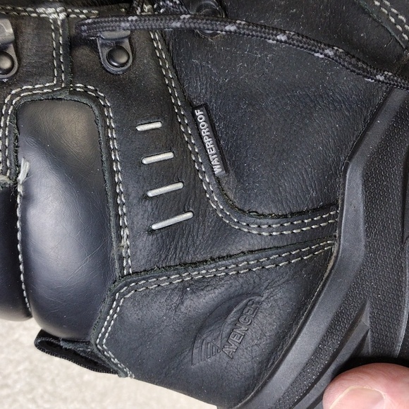 Avenger men\'s black leather steel toe work boots. In great shape. Size 11 main image 10